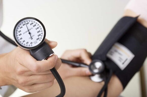 Patients with high blood pressure are not allowed to eat lazily